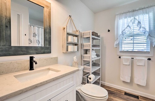 Millersport Haus | Warm + Cozy Buckeye Lake Home: Yard + Patios!