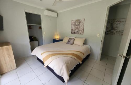 Coolum Beach Haus | Warm spa, pool & Fireplace - Coolum Bali Gardens