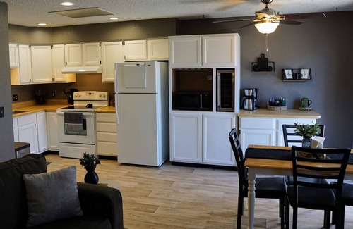 Gillette Haus | Warm & Welcoming Townhome in Gillette