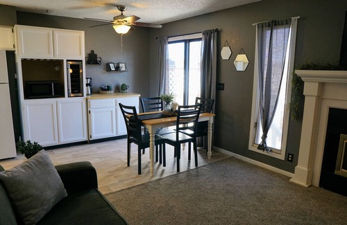 Gillette Haus | Warm & Welcoming Townhome in Gillette
