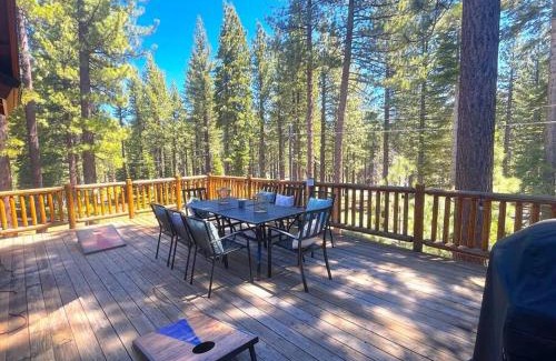 Country Club Estates Haus | Washoe Wanderlust - Game Rm w Pool Table - Foosball