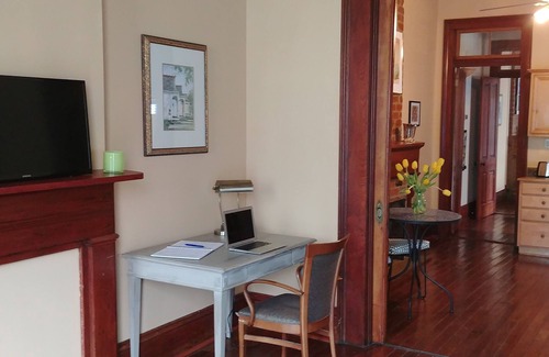 Holy Cross District Haus | Beobachten Sie den Fluss im historischen Holy Cross