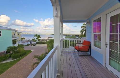 Little Torch Key Haus | Water View Stadthaus