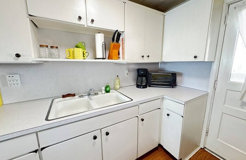 Celina Kabine | Waterfront 2-bedroom Cabin in Celina with WiFi, AC & Seasonal Fishing Dock