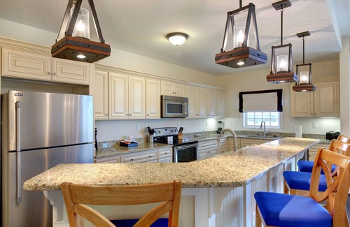 Roper Eigentumswohnung | Waterfront 2BR Condo w/ Pool Access