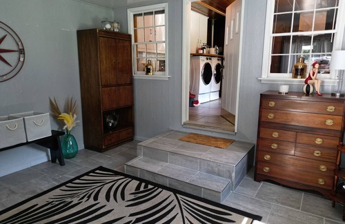 Tawas City Haus | WATERFRONT 3 BED/3 BATH HOME LAKE HURON TAWAS MI SLEEPS 10