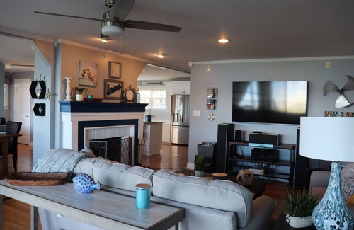 Tall Timbers Haus | WATERFRONT 3000 SQFT HOME W/ PIER, WRAP PORCH, KAYAK, PADDLE BOARD, FIRE PIT