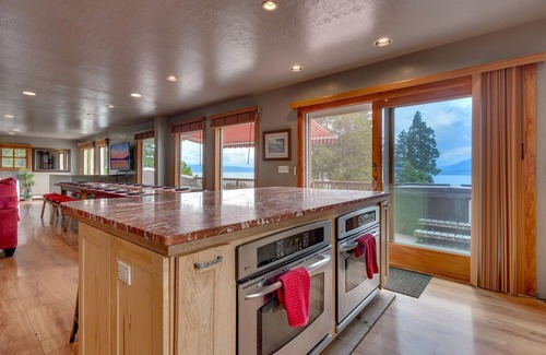 Tahoe Woods Haus | GROßER Seeblick -9 Schlafzimmer / 7 Badezimmer - Zugang zum Strand - Schlafmöglichkeiten ab 26 - Haustiere ok!