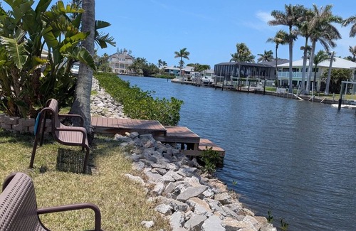 Bonita Shores Hütte | Waterfront Bungalow