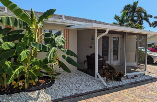 Bonita Shores Hütte | Waterfront Bungalow