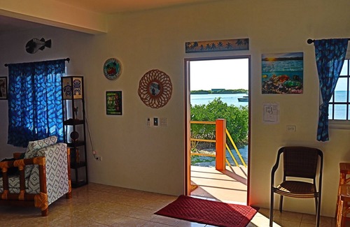 Caye Caulker Haus | Waterfront 2 BR/ 2 bath POOL home w/ Stunning Ocean Views!! No Cleaning Fees!