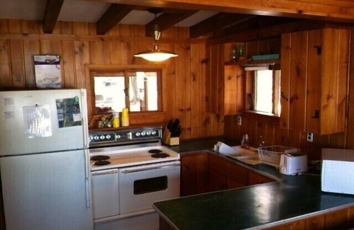 Arcadia Hütte | Ufergegend, großartige Aussicht, privater Strand und Dock, Sonnenuntergänge