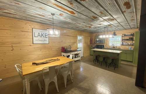 Ashville Kabine | Waterfront Cabin - Neely Henry Lake - Swim, Kayak, Fish & Boat