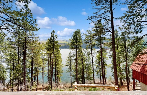 Bayfield Kabine | Waterfront cabin on Vallecito Lake with WiFi, large deck, & lake views