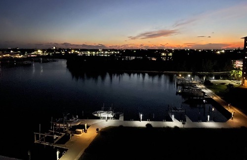 Grand Bahama Yacht Club Eigentumswohnung | Waterfront Condo near Port Lucaya Market, Lucayan Beach, Taino Beach & Resort.