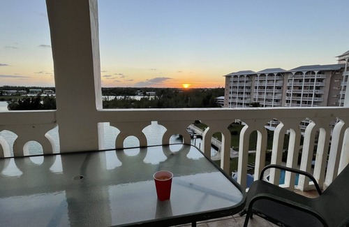 Grand Bahama Yacht Club Eigentumswohnung | Waterfront Condo near Port Lucaya Market, Lucayan Beach, Taino Beach & Resort.