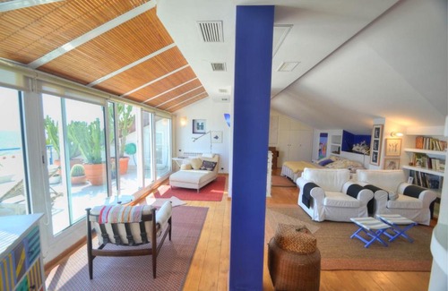 Passeig Maritim Wohnung | Waterfront Duplex by Hello Homes Sitges