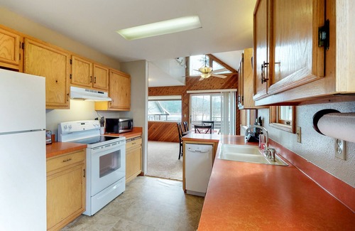 Laclede Haus | Haus am Wasser mit großem Garten, Feuerstelle, Deck, Blick auf den Fluss und Bootsrutsche