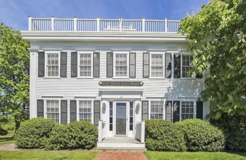 Orleans Haus | Waterfront Fun at this Huge Family Estate