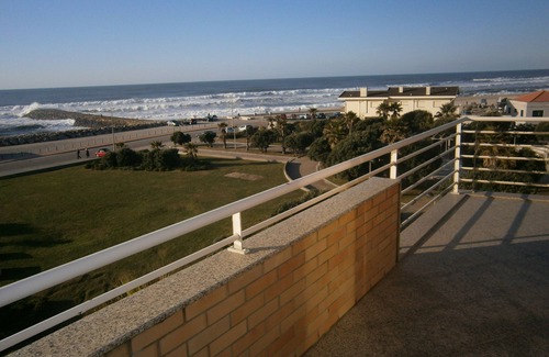 Mozelos Wohnung | Waterfront, Gated Community mit Pools, 2 Schlafzimmer, 2 Toiletten, bis zu 6 Personen.
