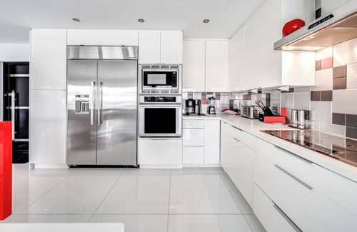 Pompano Isles Haus | Waterfront Gem+Heated Pool+Hot Tub! 1 Mile 2 Beach