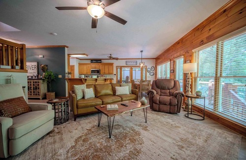 East Ellijay Haus | Waterfront Getaway:Hot Tub, Fire Pit, Near Ellijay
