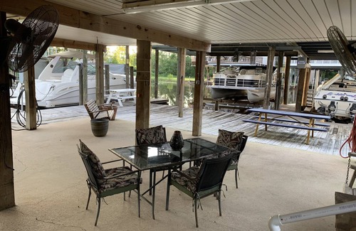 Springfield Haus | Waterfront Getaway on the Tickfaw River