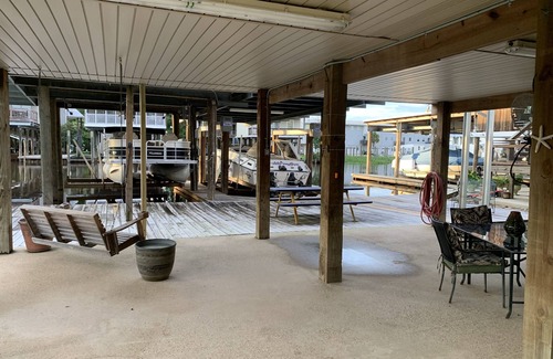 Springfield Haus | Waterfront Getaway on the Tickfaw River