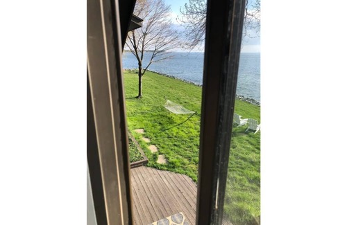 Stevensville Wohnung | Waterfront Getaway - View of bay from your bed