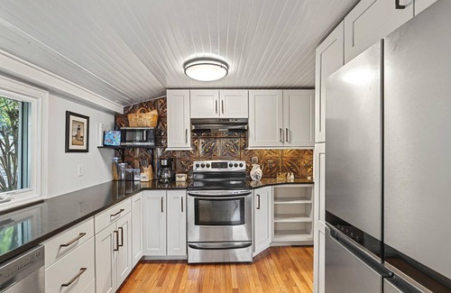 Whitehaven Haus | Waterfront Historic Gem w/ Kayaks & Fire Pit