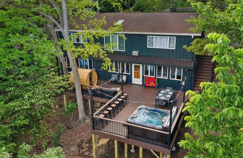 Edgerton Haus | Waterfront - Hot Tub - Sauna - Game Room - Pets