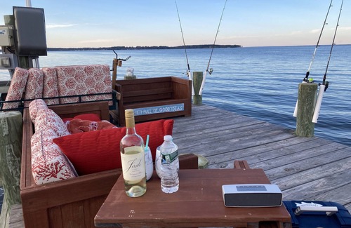 Lottsburg Haus | Waterfront, hot tub, screen porch, kayaks, SUP, pier fishing, private feel