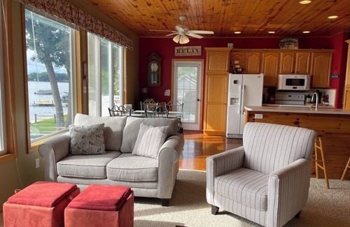 Cadillac Hütte | Waterfront Lake Mitchell Cottage w/Sunset Views