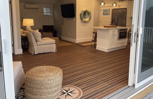 Dartmouth Haus | Waterfront Living on Padanaram Harbor