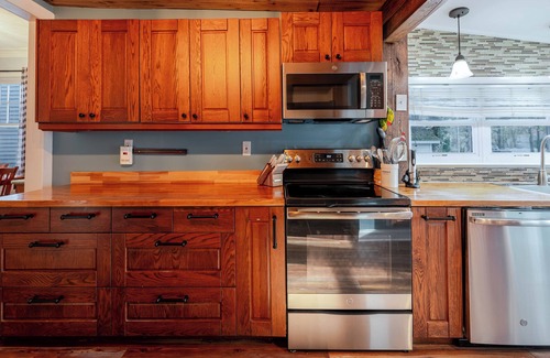 North Beach Haus | Waterfront lux cottage with amazing views near DC