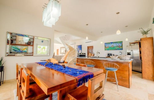Gales Point Wohnung | Waterfront Luxury Villa - 2 Private Pools, Own Boat & Captain, Free Shuttle