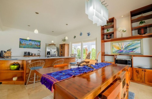 Gales Point Wohnung | Waterfront Luxury Villa - 2 Private Pools, Own Boat & Captain, Free Shuttle
