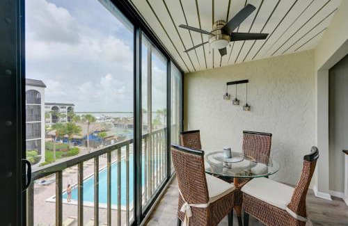 Marco Island Wohnung | Waterfront Marco Island Condo with Pool and Hot Tub!
