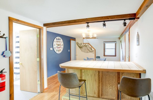 Brooklyn Hütte | Waterfront Michigan Abode - Deck, Grill & Fire Pit