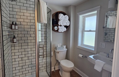 Greenville Junction Hotel | Waterfront Motel-Mountain View-ATV Access