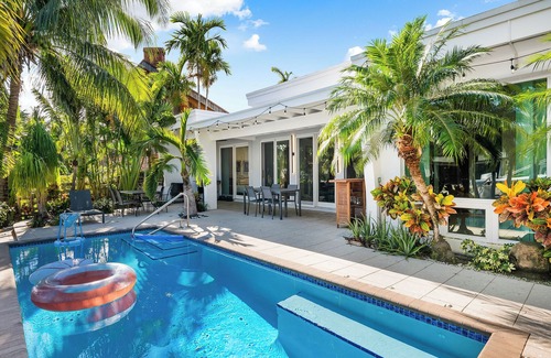 Harbordale Haus | Waterfront Oasis - Saltwater Pool - Kayaks - Minutes to Fort Lauderdale Beach!