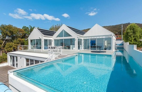 Taroona Haus | Waterfront Oasis with Infinity Pool and Stunning River Views