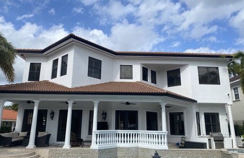 South Lake Haus | Waterfront Paradise w/pool and hot tub 5 minutes to the beach