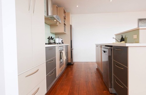 Primrose Sands Haus | Waterfront Primrose Retreat