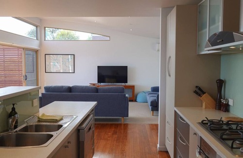 Primrose Sands Haus | Waterfront Primrose Retreat