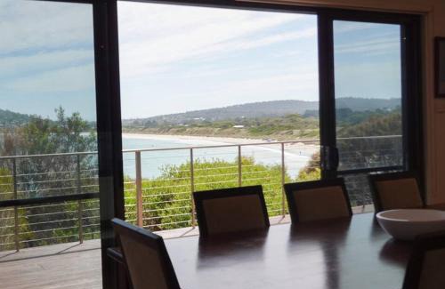 Primrose Sands Haus | Waterfront Primrose Retreat