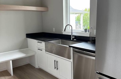 Camdenton Haus | Waterfront & private pool (in old kinderhook golf resort)