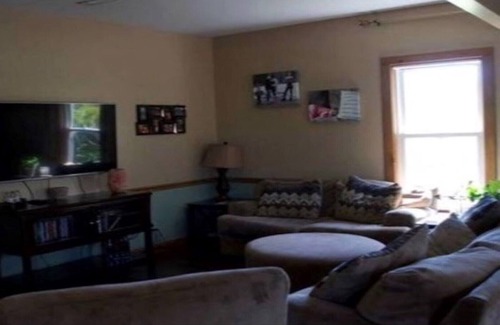 Frankfort Haus | Waterfront Stream Gambrel