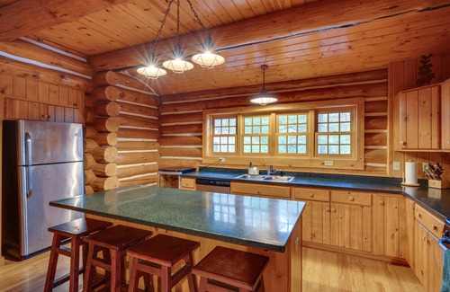 Brodhead Kabine | Waterfront Sugar River Cabin w/Dock & Game Room!