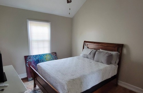 Madisonville Haus | Waterfront Townhome